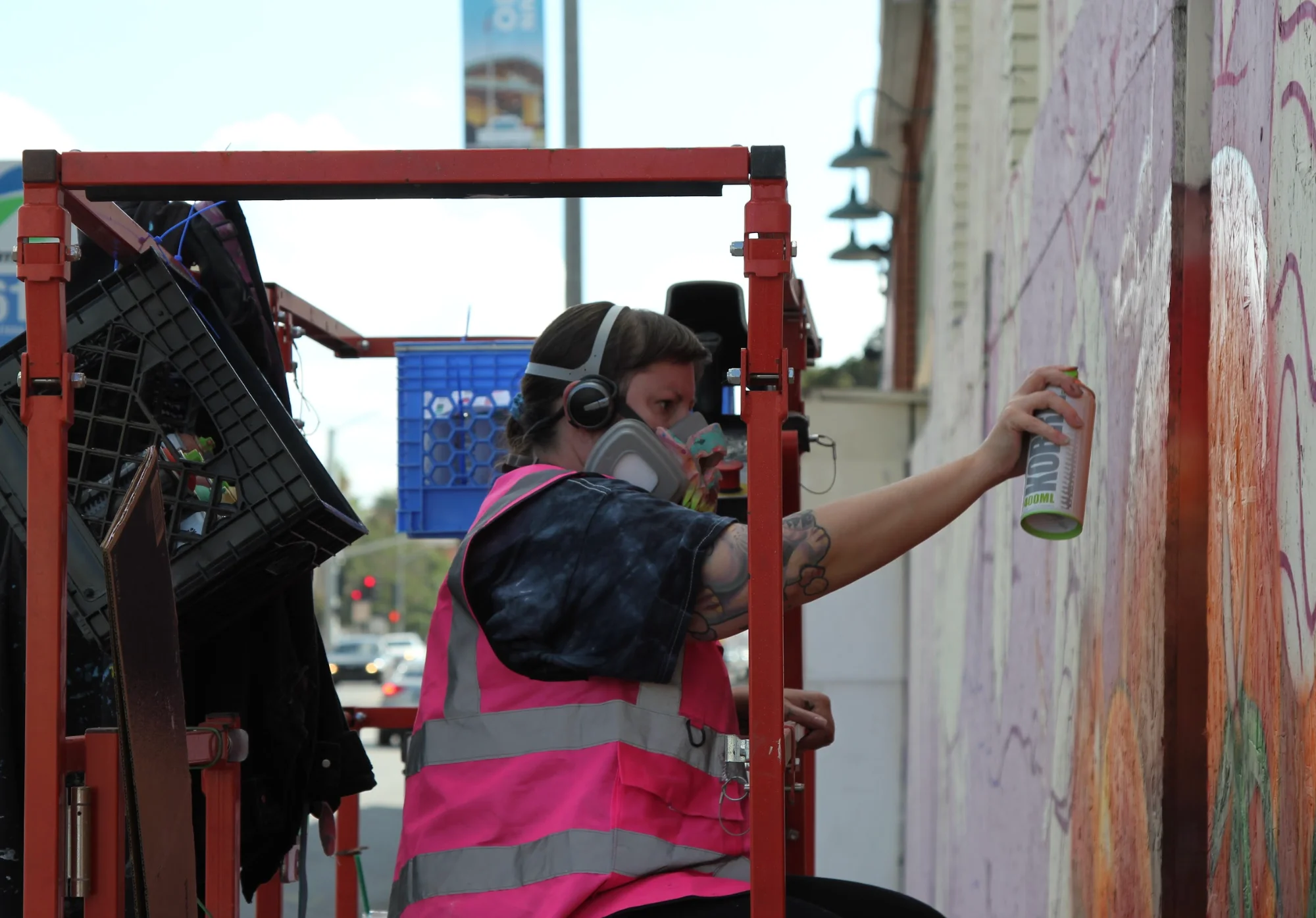 Steffi Lynn spraying